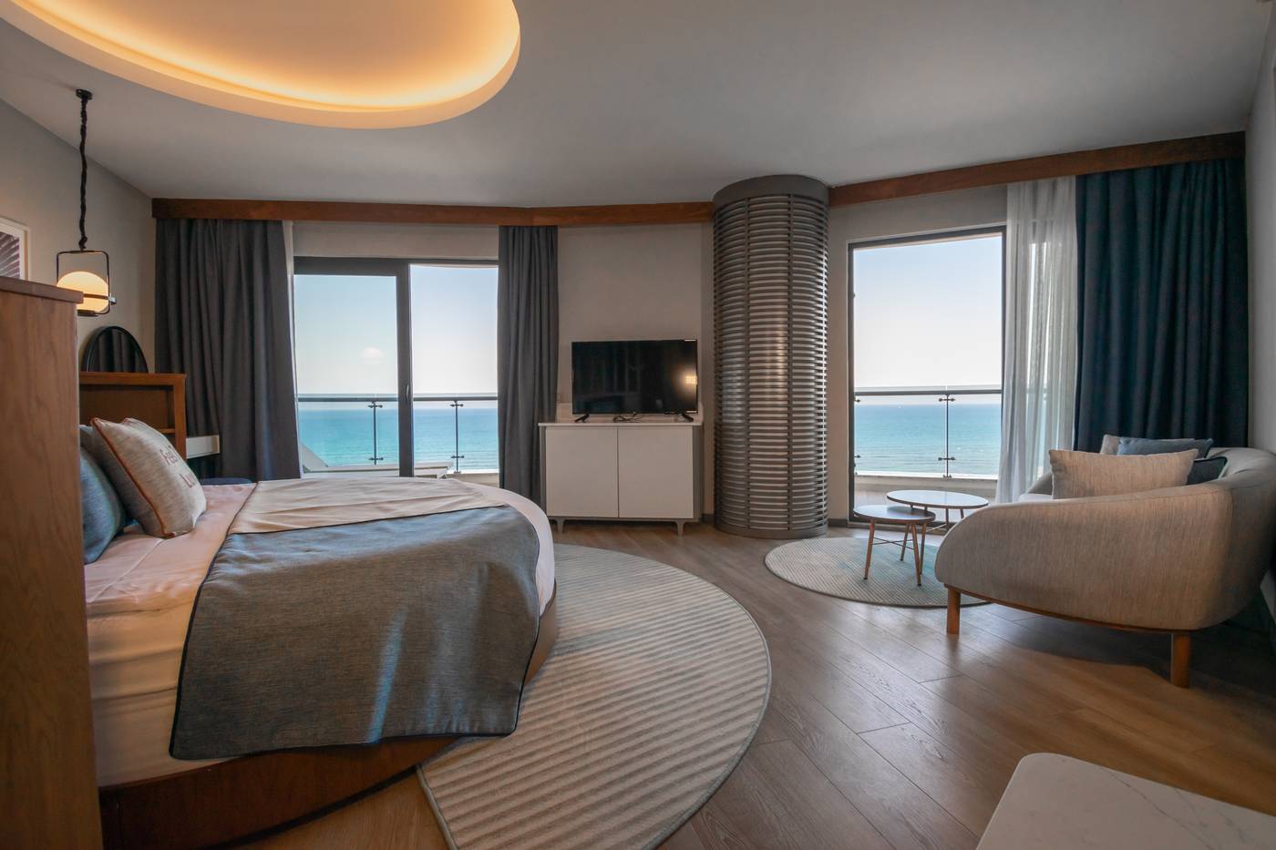 Armas-Bella-Luna-Room-29