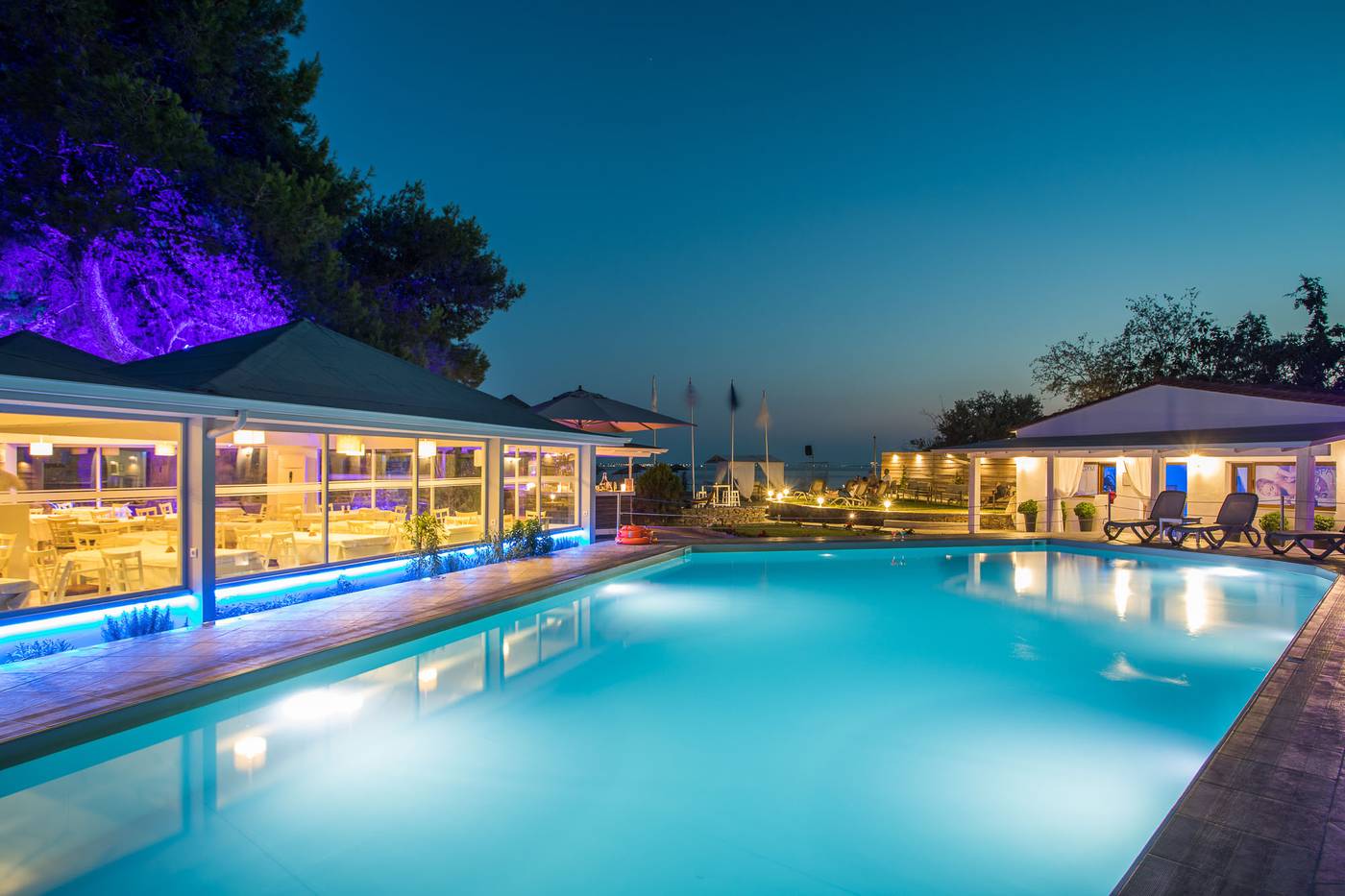 Coral-Blue-Beach-Pool-3