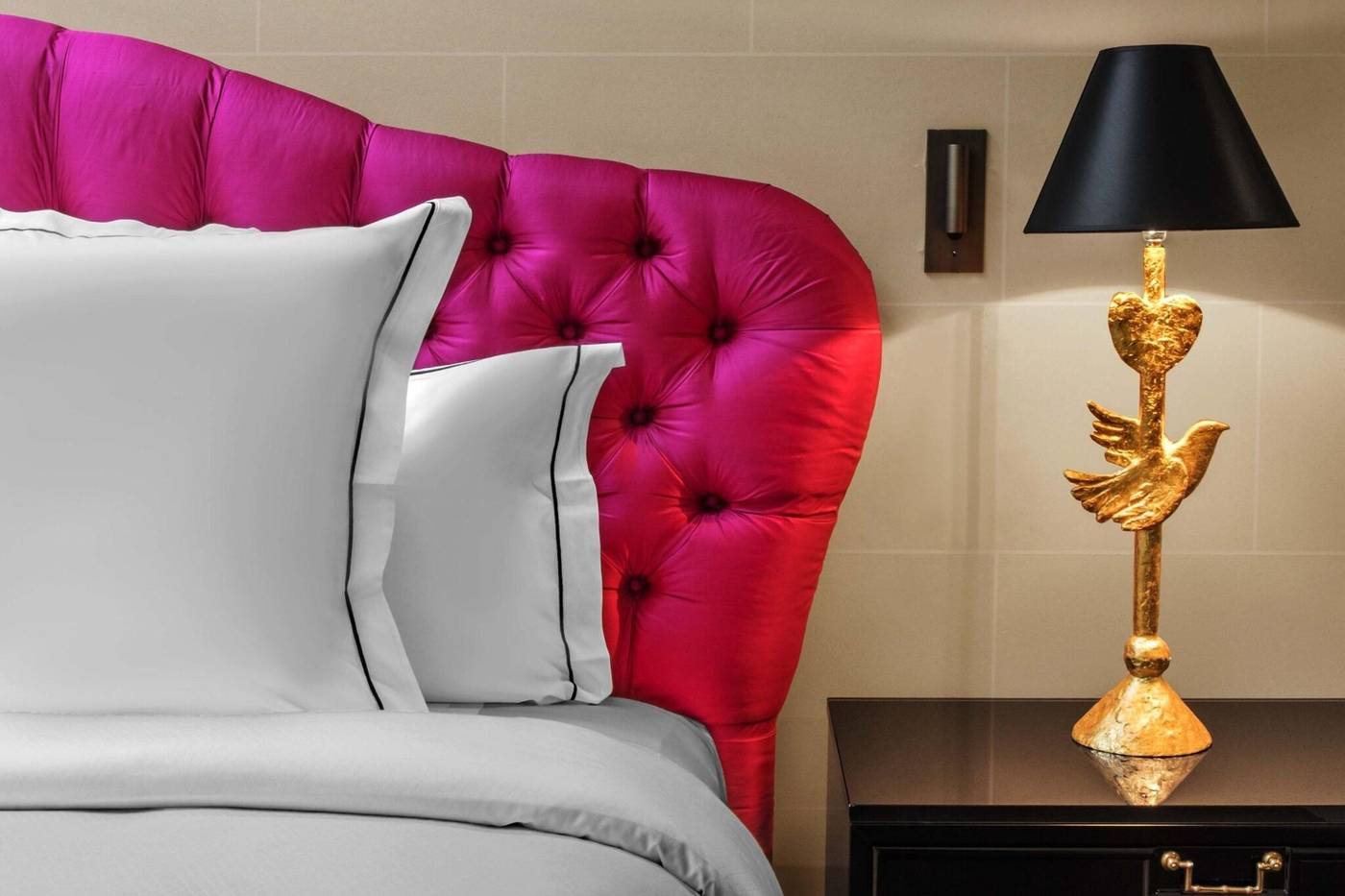 Hotel-de-Berri-Champs-Elysees--a-Luxury-Collection-Hotel--Paris-Room-7