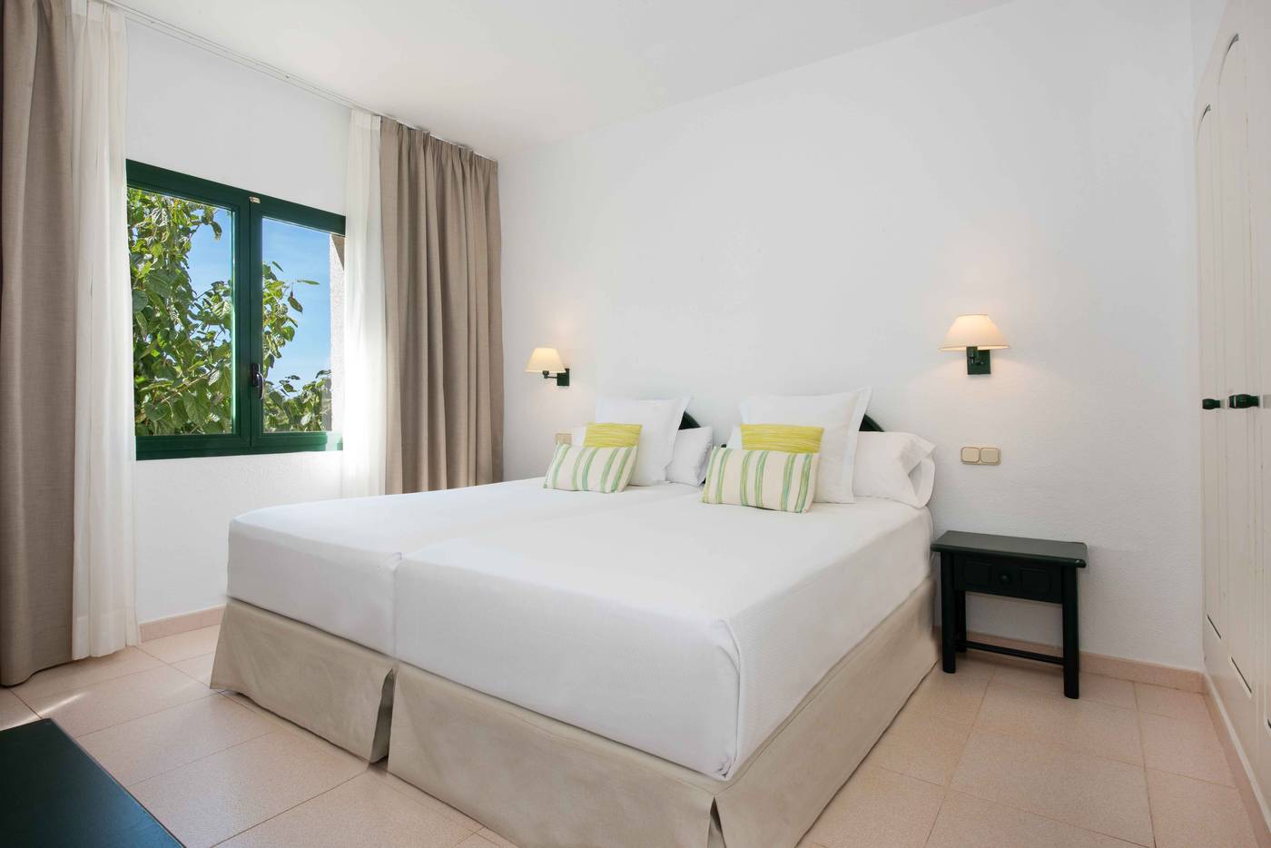 Valentin-Son-Bou-Room-33