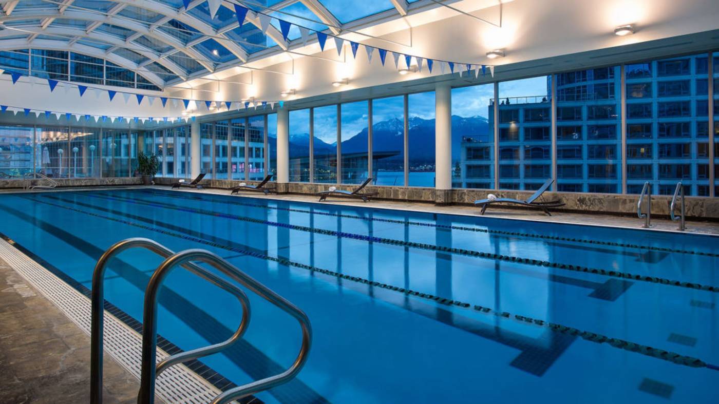 Auberge-Vancouver-Hotel-Pool-14