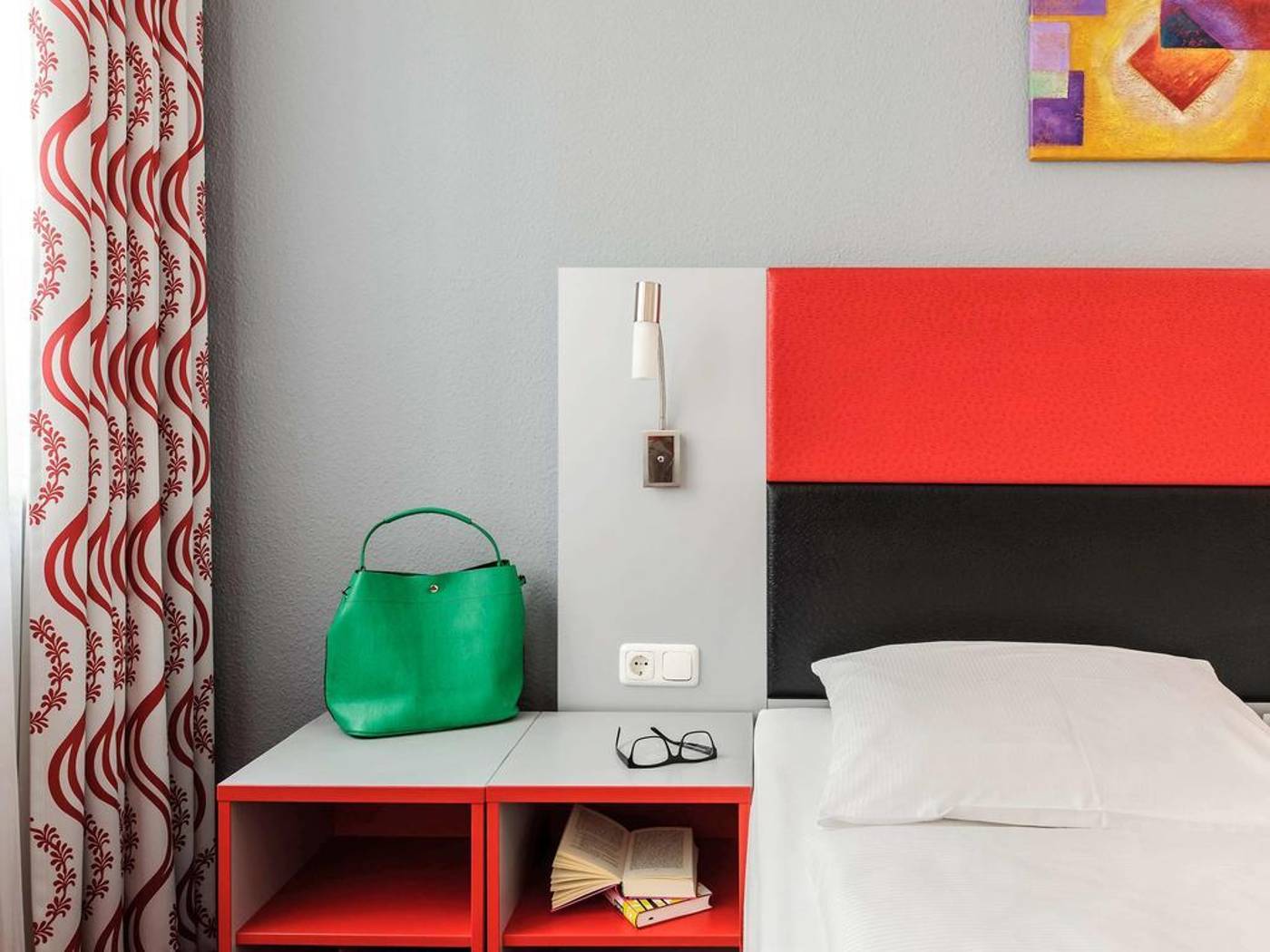 greet-Berlin-Alexanderplatz-Room-26