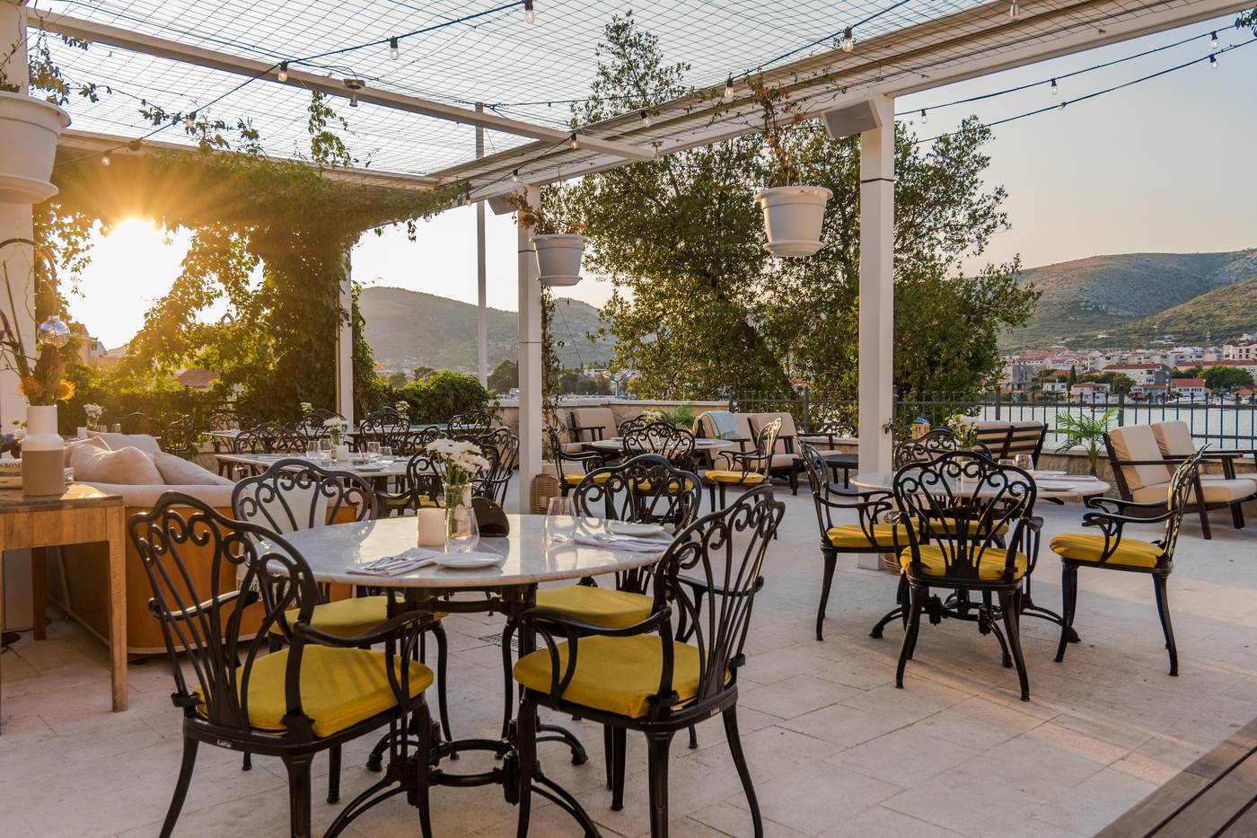 Brown-Beach-House-hotel---spa-Terrace-16