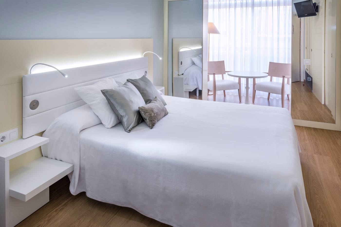 Monica-Hotel-Room-9