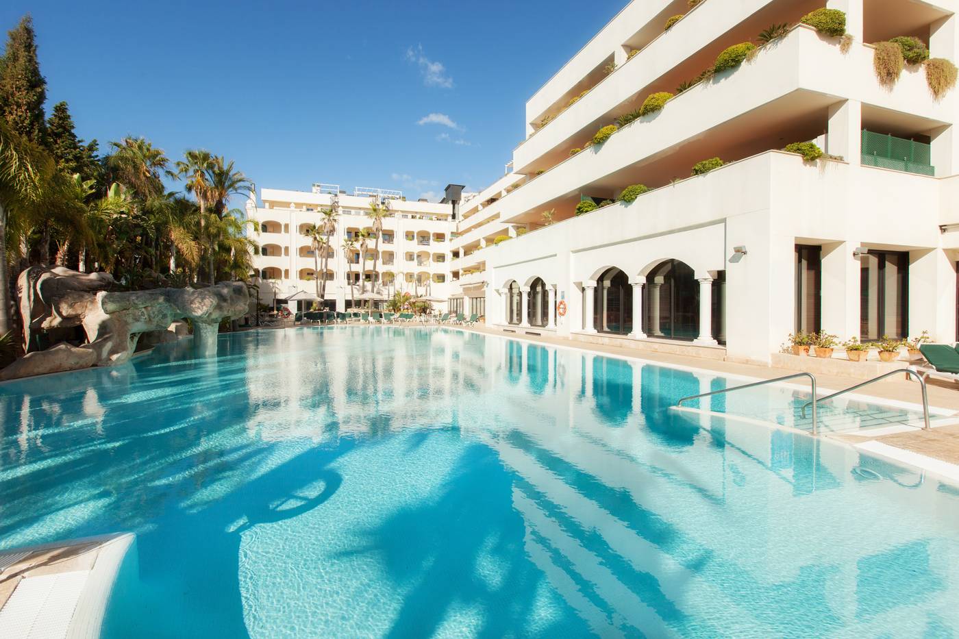 Guadalpin-Suit-General-view-1