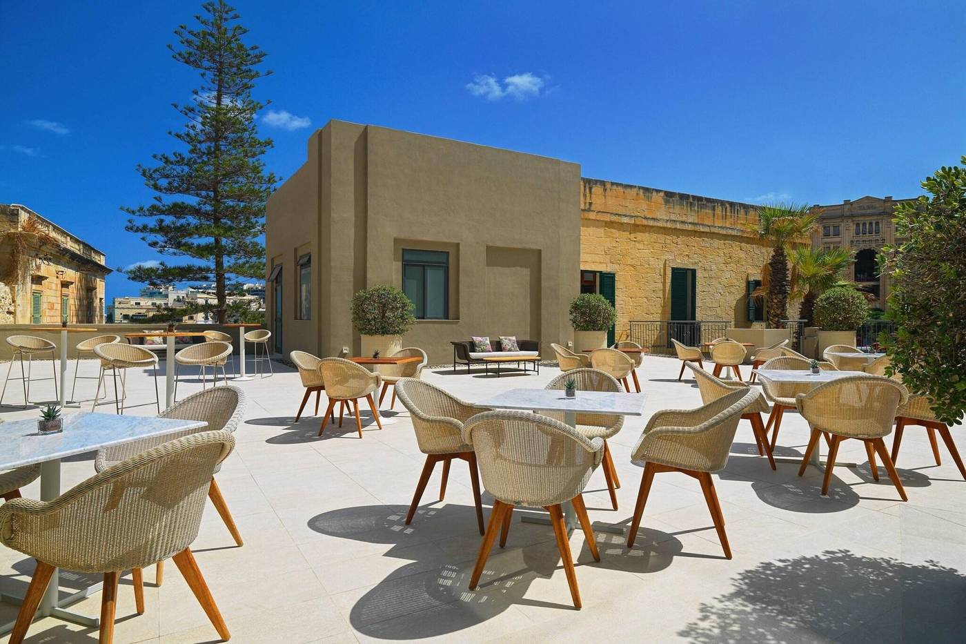 Le-Meridien-St--Julians-Hotel---Spa-Conferences-18