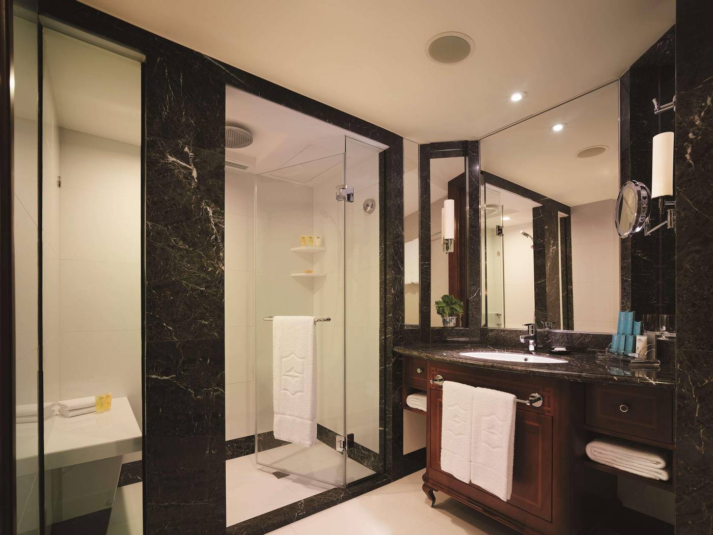 Kowloon-Shangri-La-Hong-Kong-Room-46