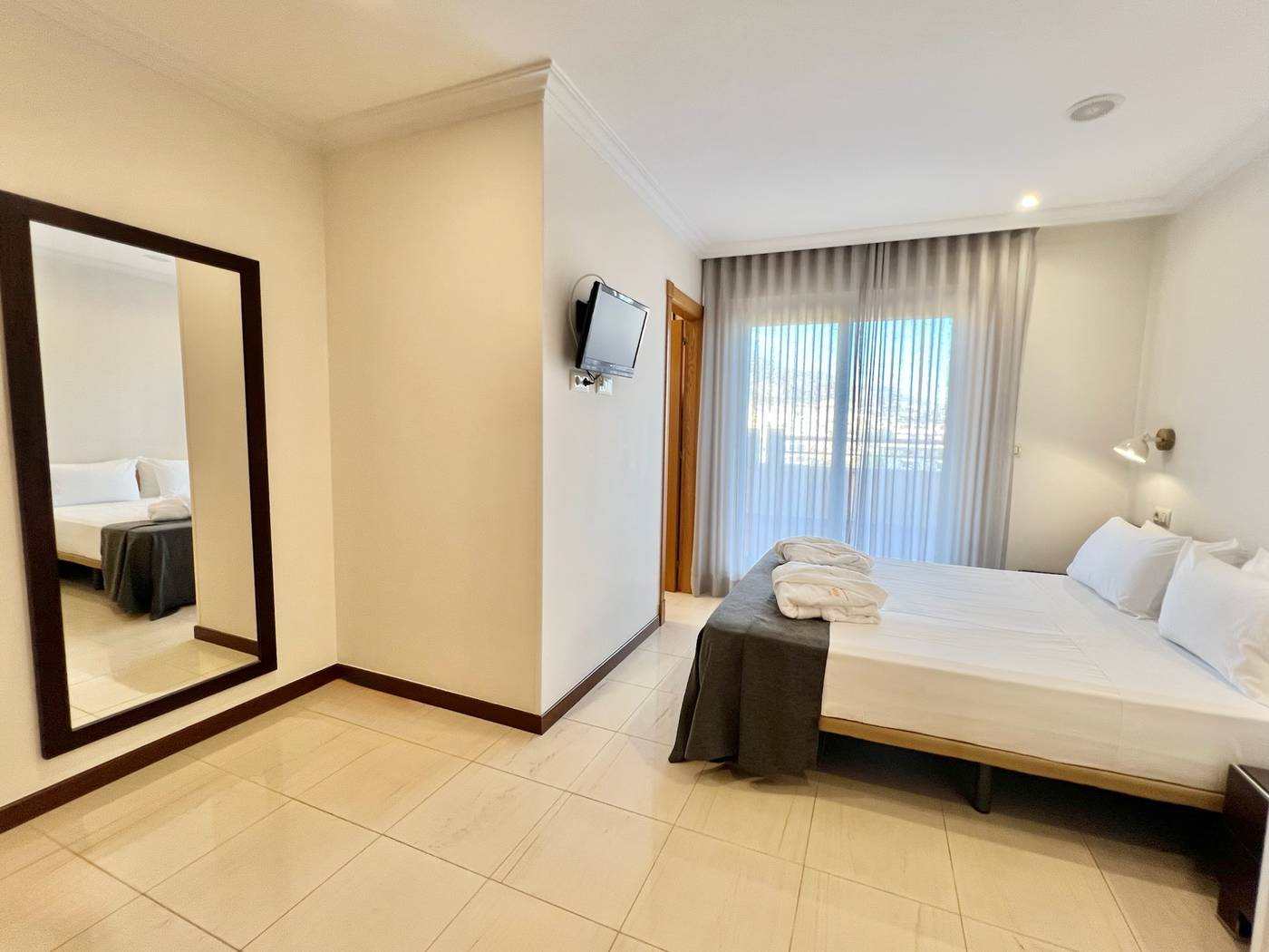 Mediterraneo-Real-Room-21