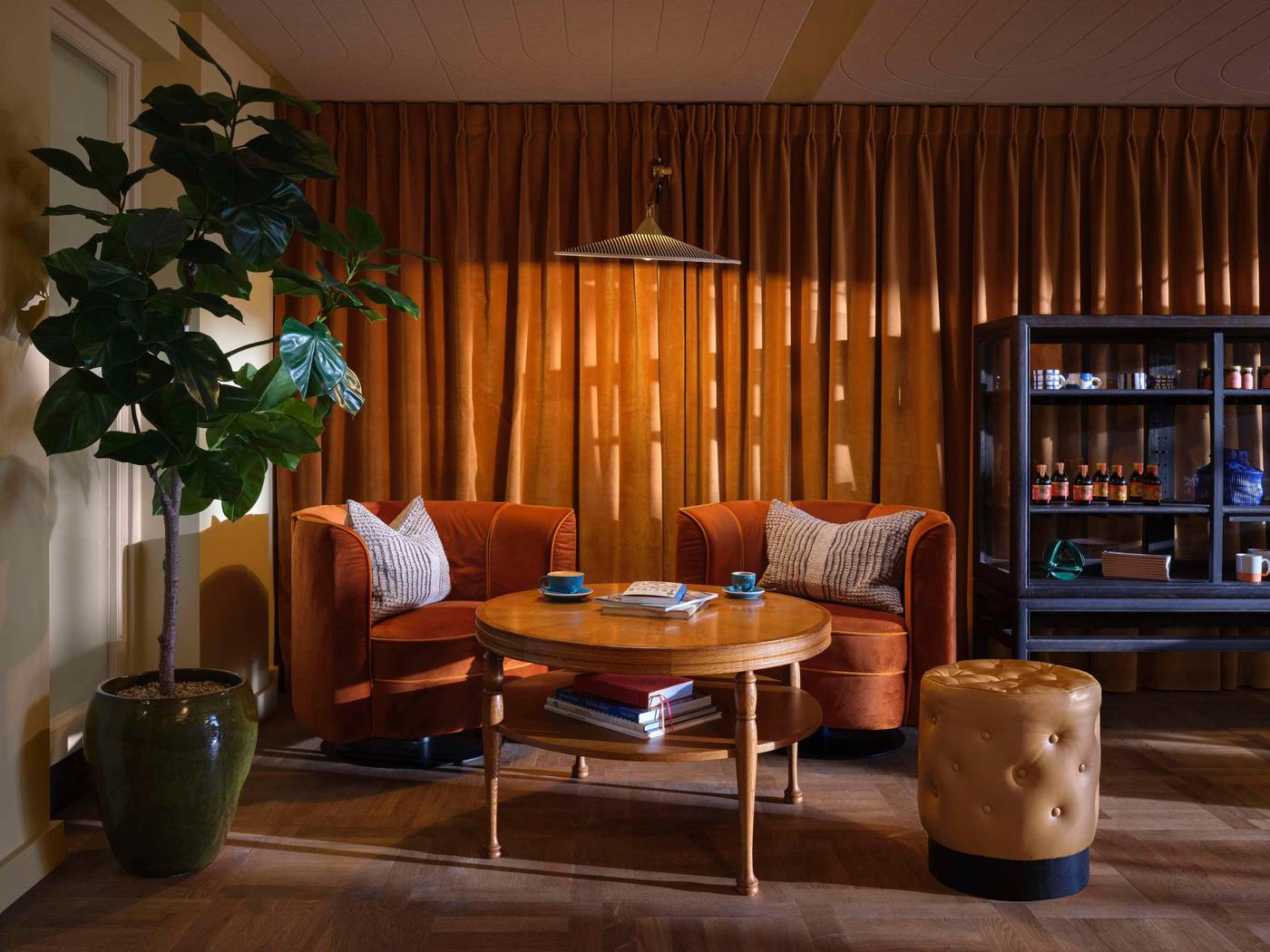 The-Hoxton-Lloyd-Amsterdam-Lobby-14