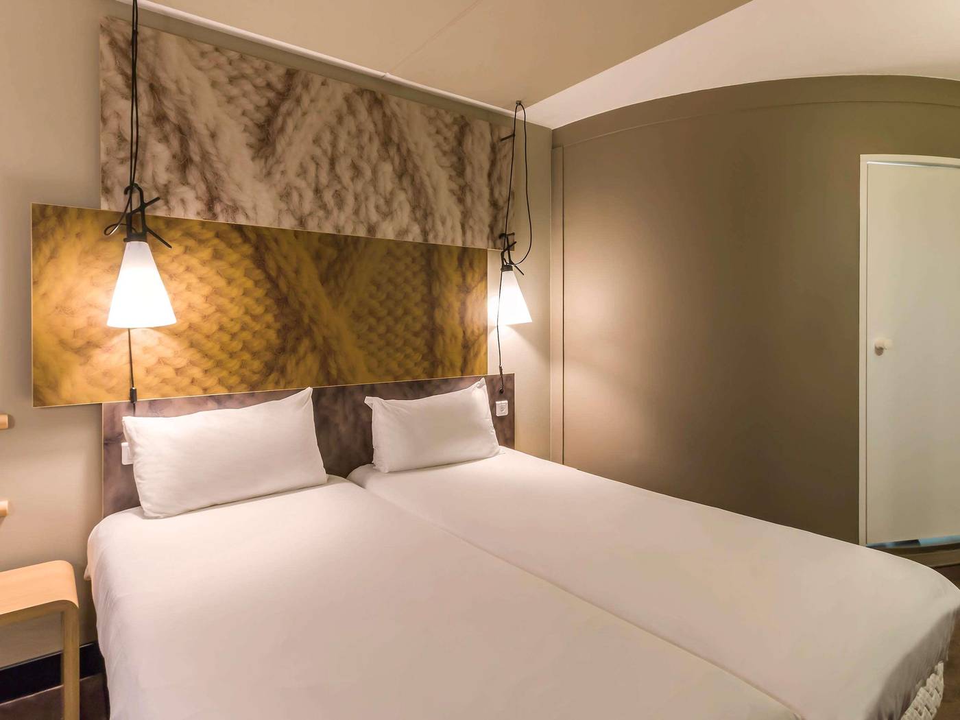 ibis-Amsterdam-City-West-Room-28