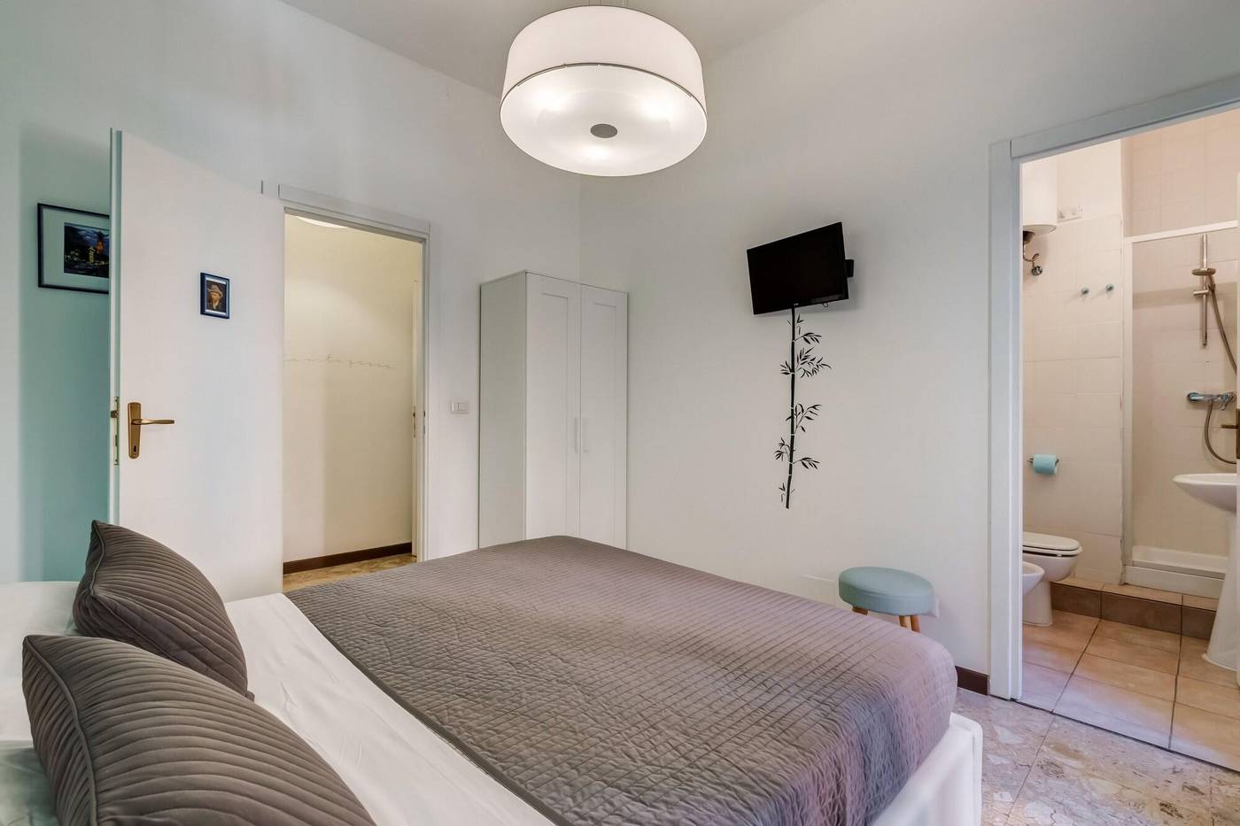 Allegra-s-House-Room-16