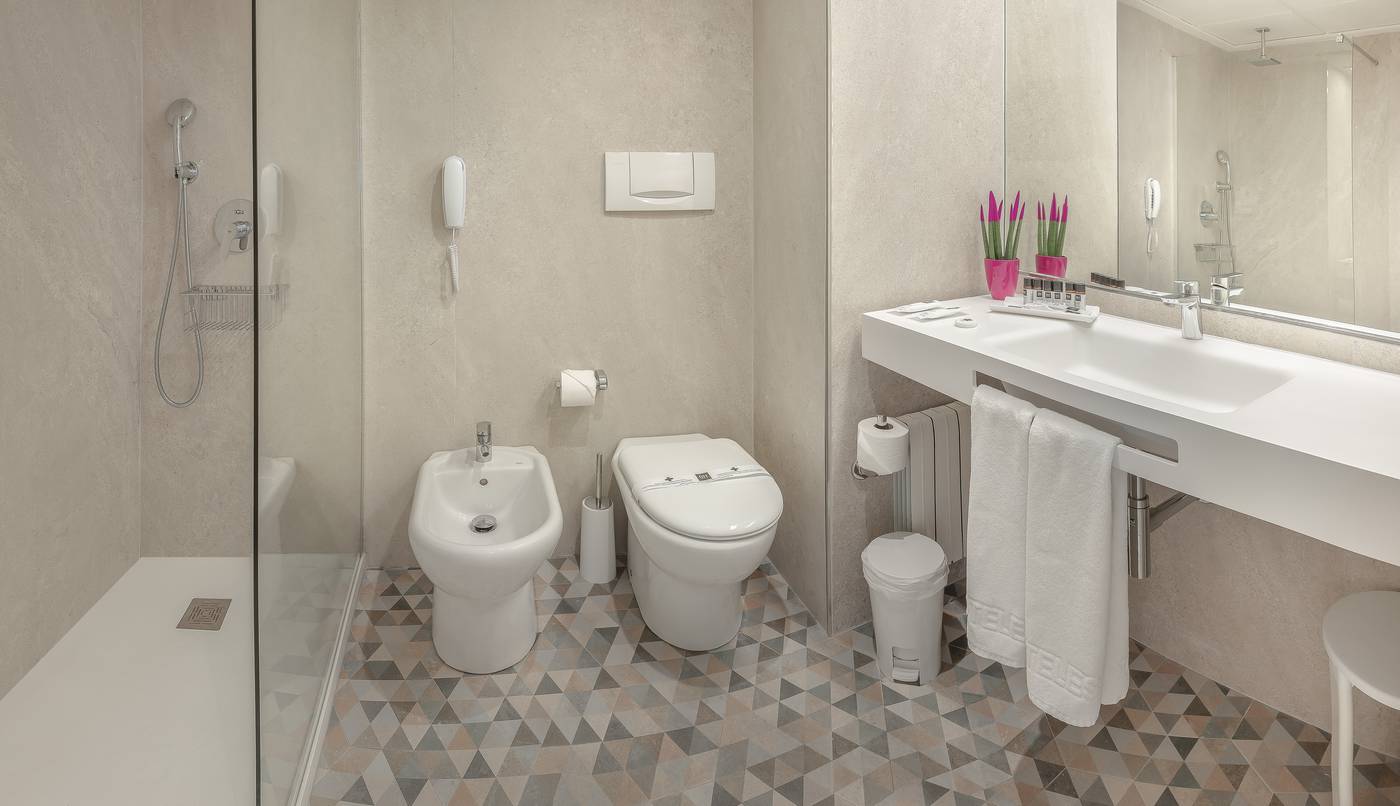 RH-Corona-del-Mar-Room-13