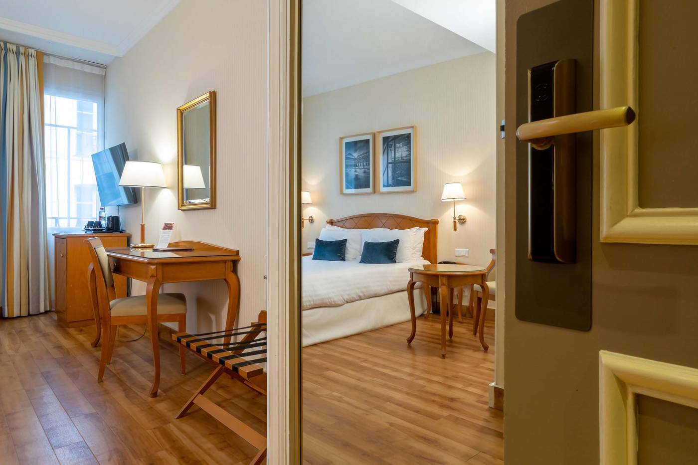 Hotel-Etats-Unis-Opera-Room-6