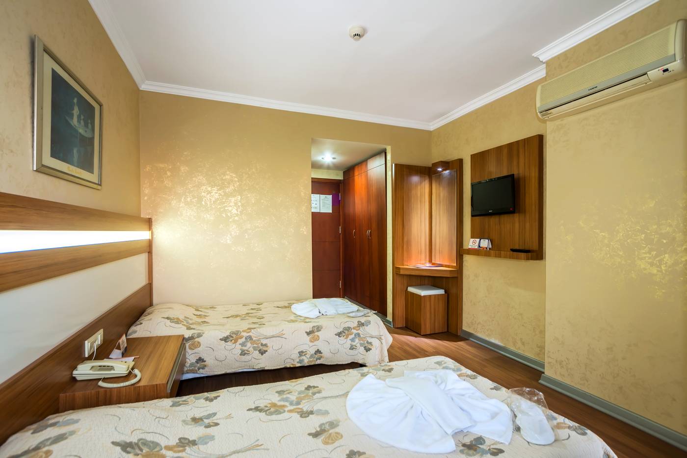 Santa-Marina-Hotel-Room-12