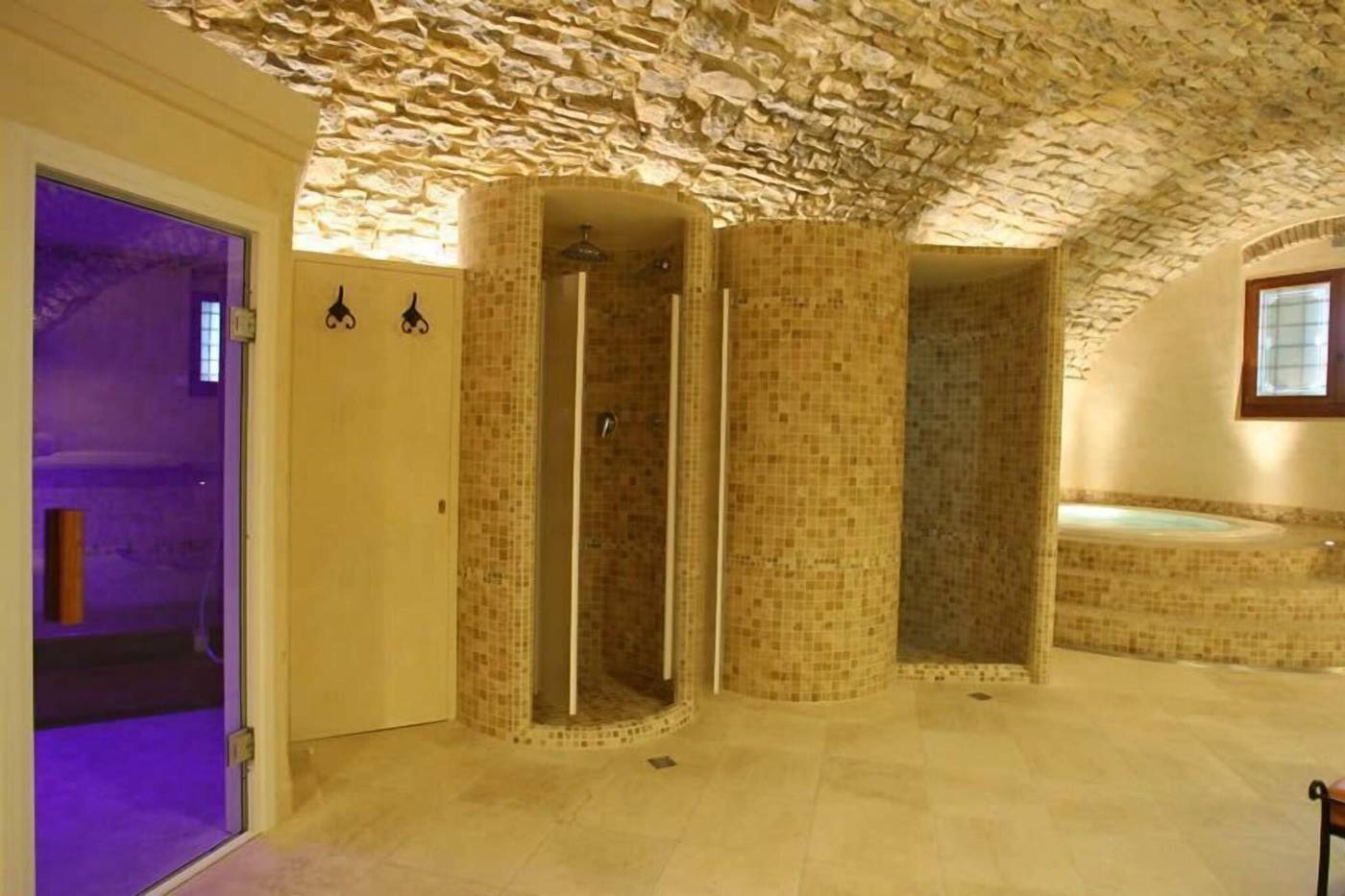 Palazzo-Squarcialupi-Sports-and-Entertainment-25