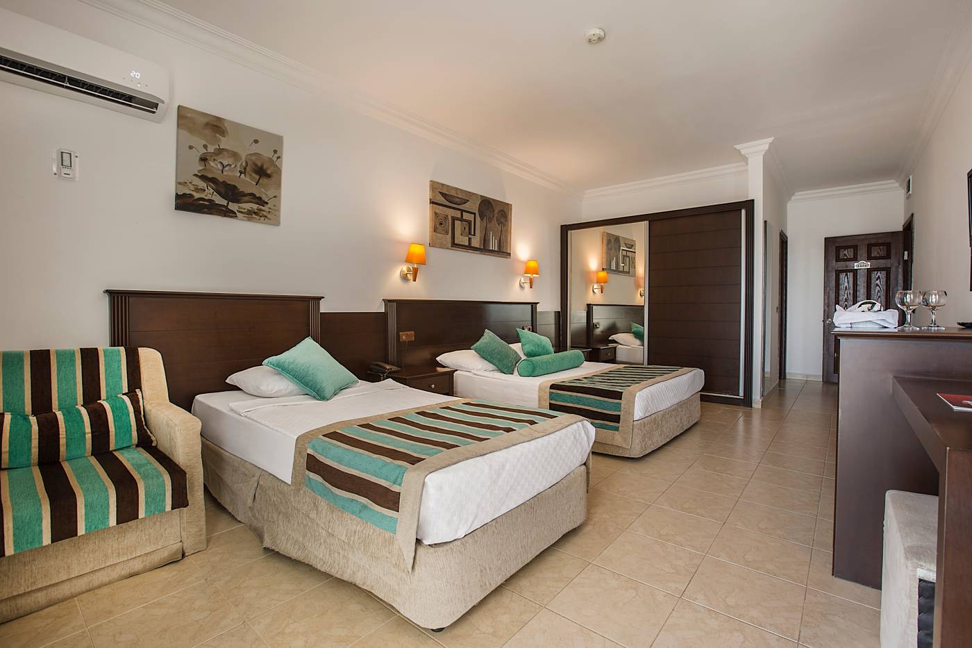 Kleopatra-Royal-Palm-Hotel-Room-15