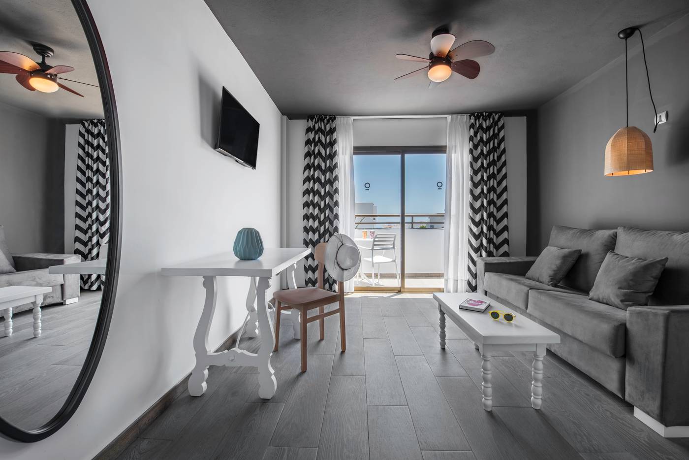 Aparthotel-Playasol-Mogambo-Room-15