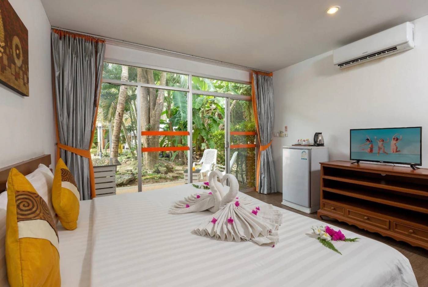 Phuket-Sea-Resort-SHA-by-ZUZU-Room-21
