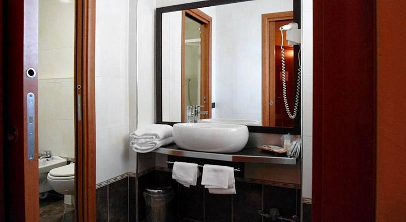 Hotel Continental - Italy - TURIN - Room - 10