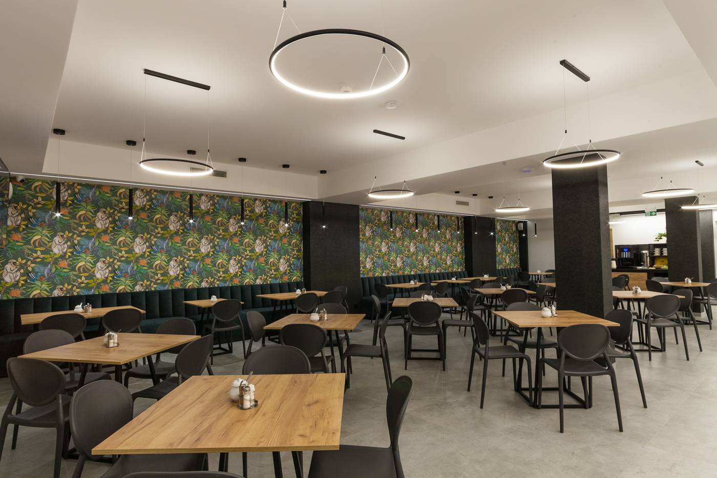 Alexander-Restaurant-14