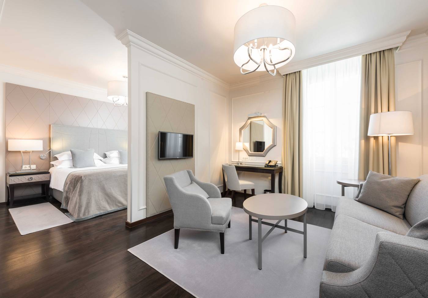 Heritage-Hotel-Bastion-Room-8