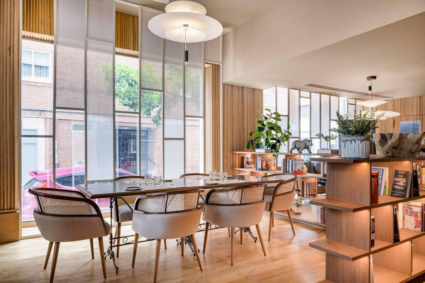 AC-Madrid-Avendia-de-America-Restaurant-16