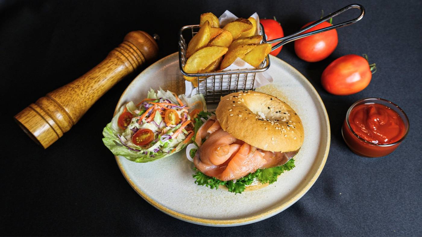 Holiday-Inn-Bangkok-Silom-Restaurant-57