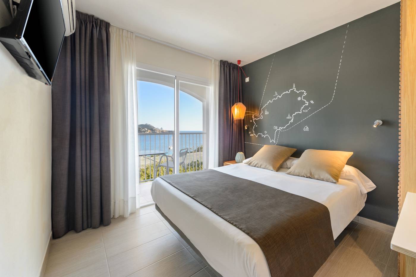 Playasol-Cala-Tarida-Room-32