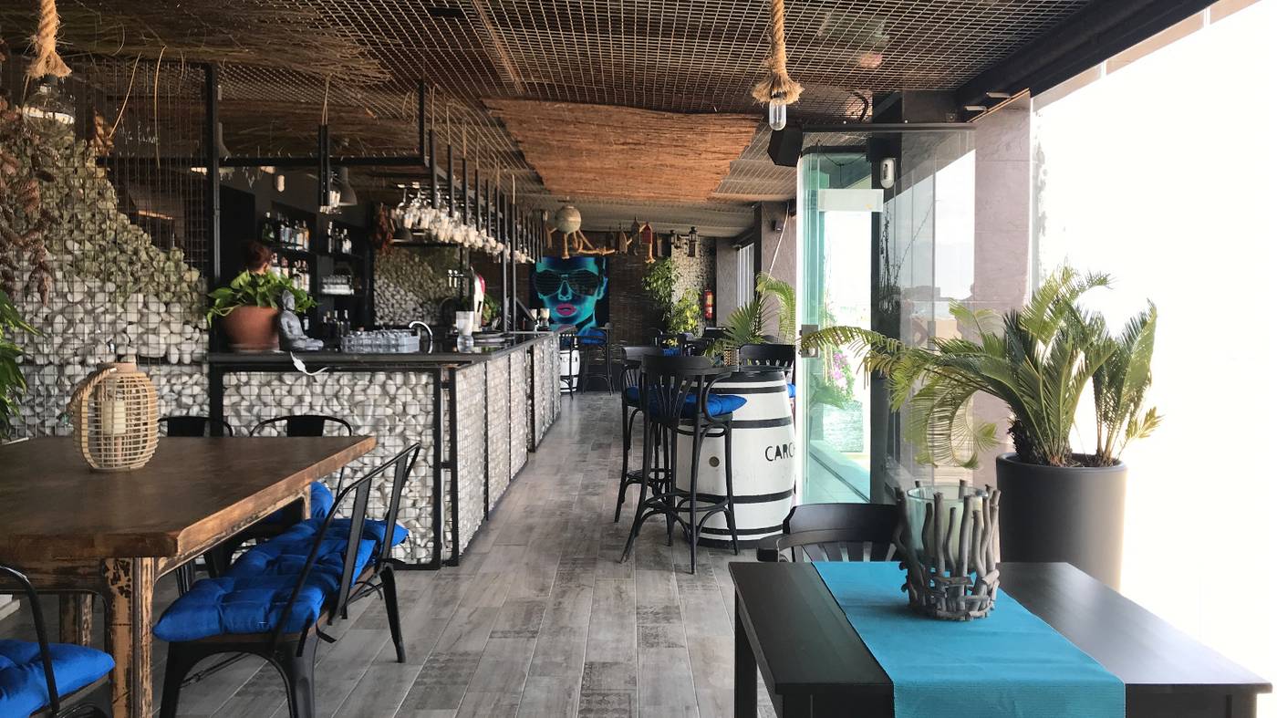 Lloyds-Beach-Club-Bar-33