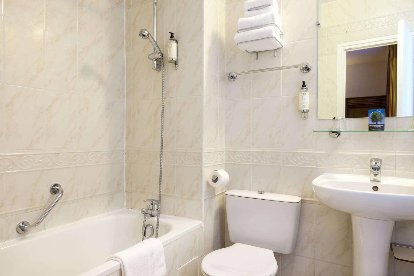 Best-Western-Tour-Eiffel-Invalides-Room-21