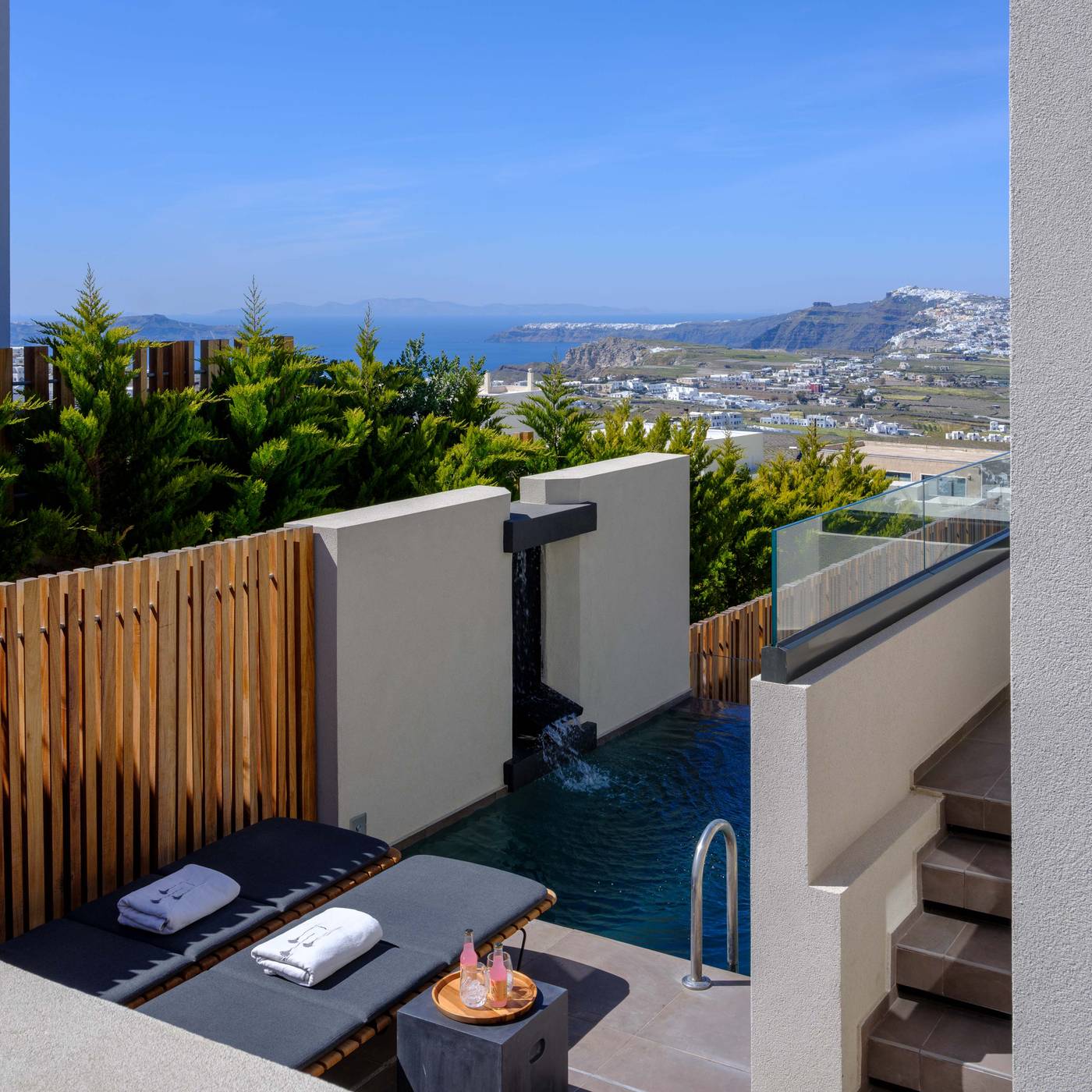 Apikia-Santorini-Room-6