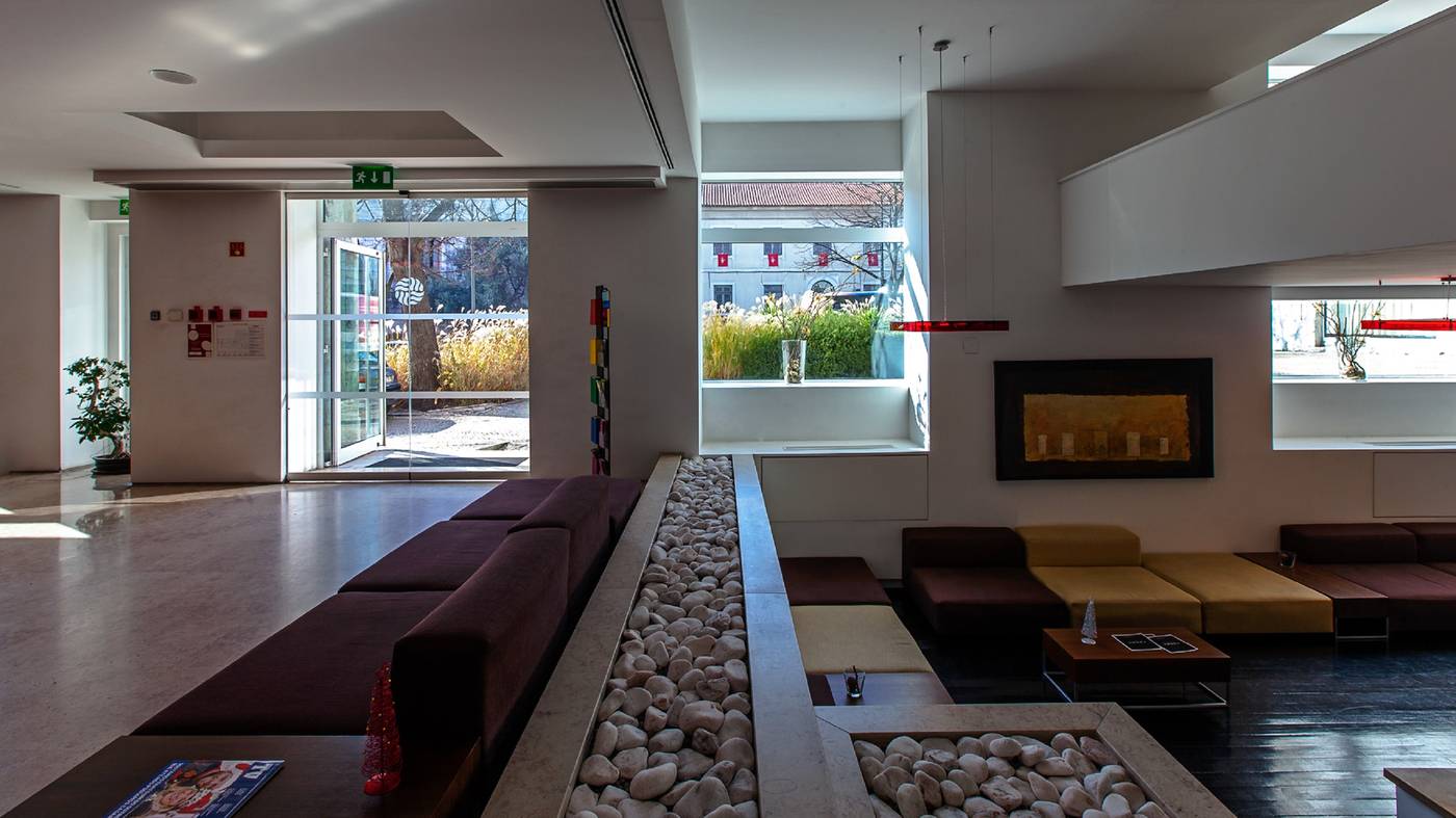 Hotel-Jeronimos-8-Lobby-7