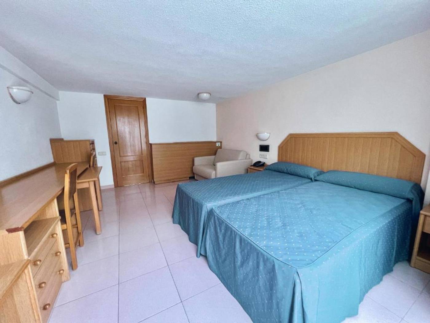 AR-Roca-Esmeralda---Spa-Room-16