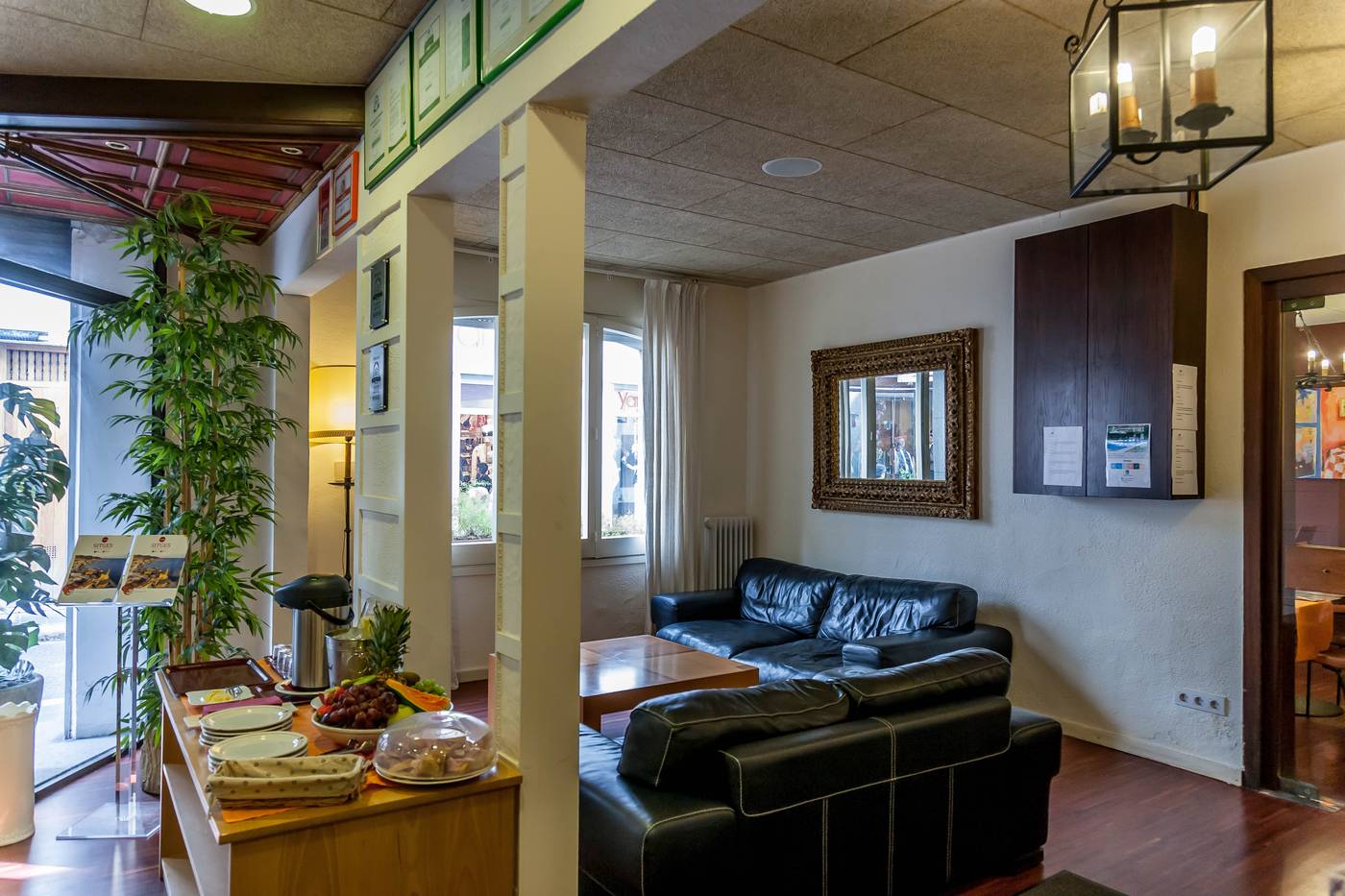 Galeon-Hotel-Lobby-37