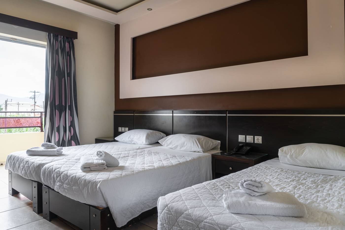 Canadian-Hotel-Room-34