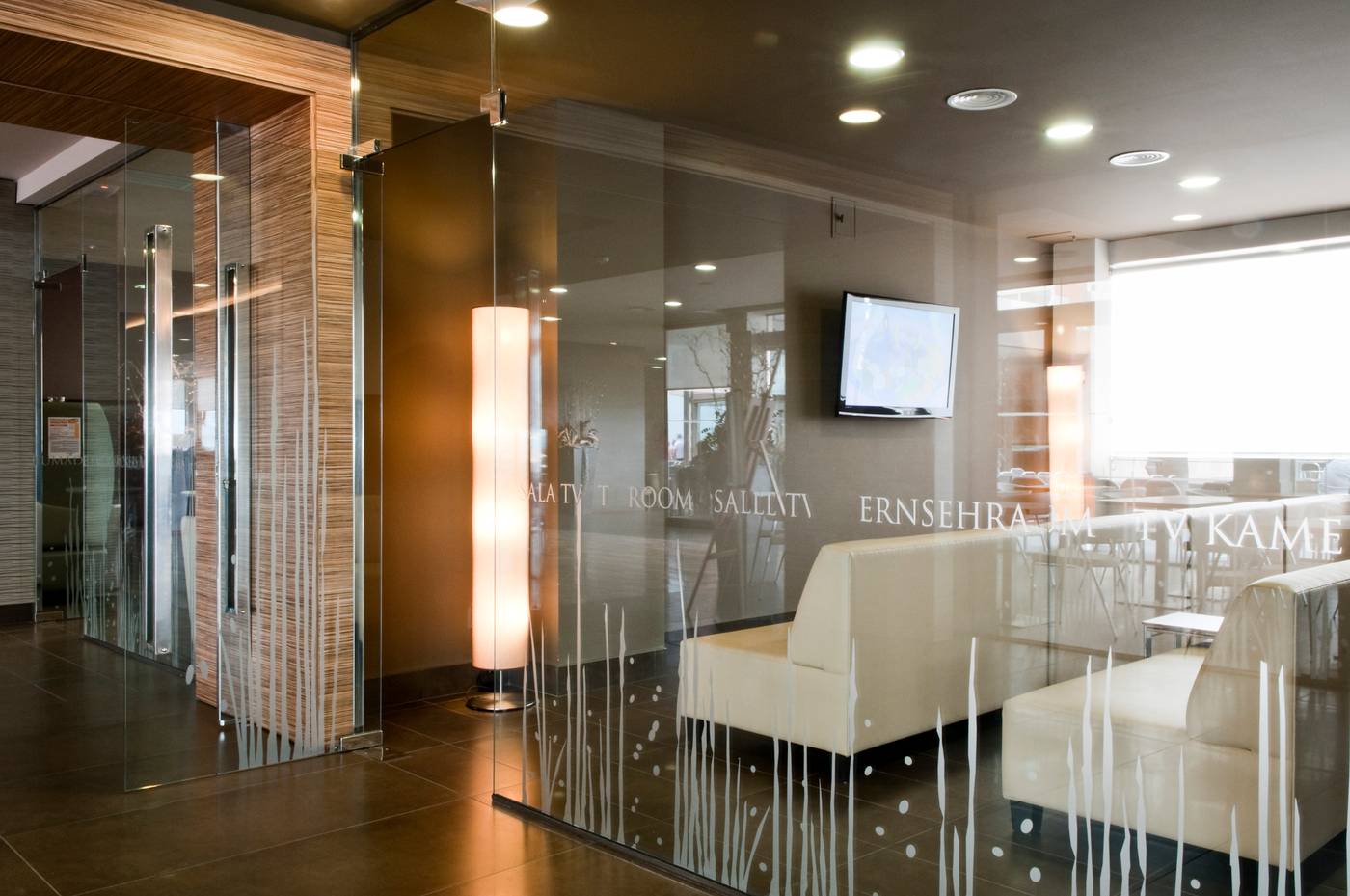 Augustus-Hotel-Lobby-57