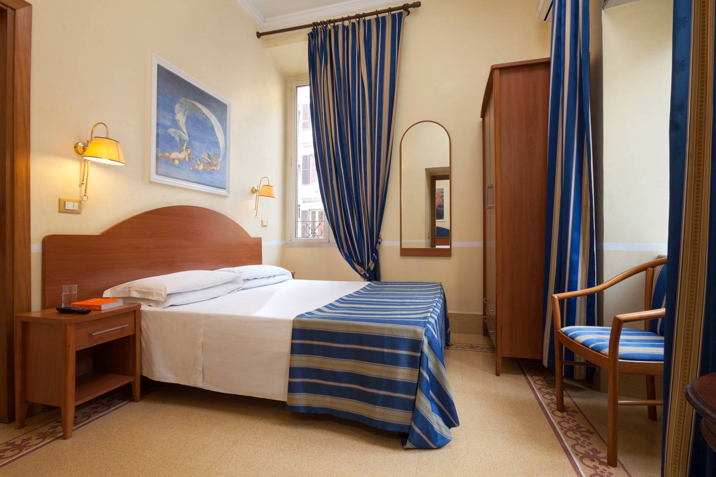 Hotel-Kennedy-Room-13