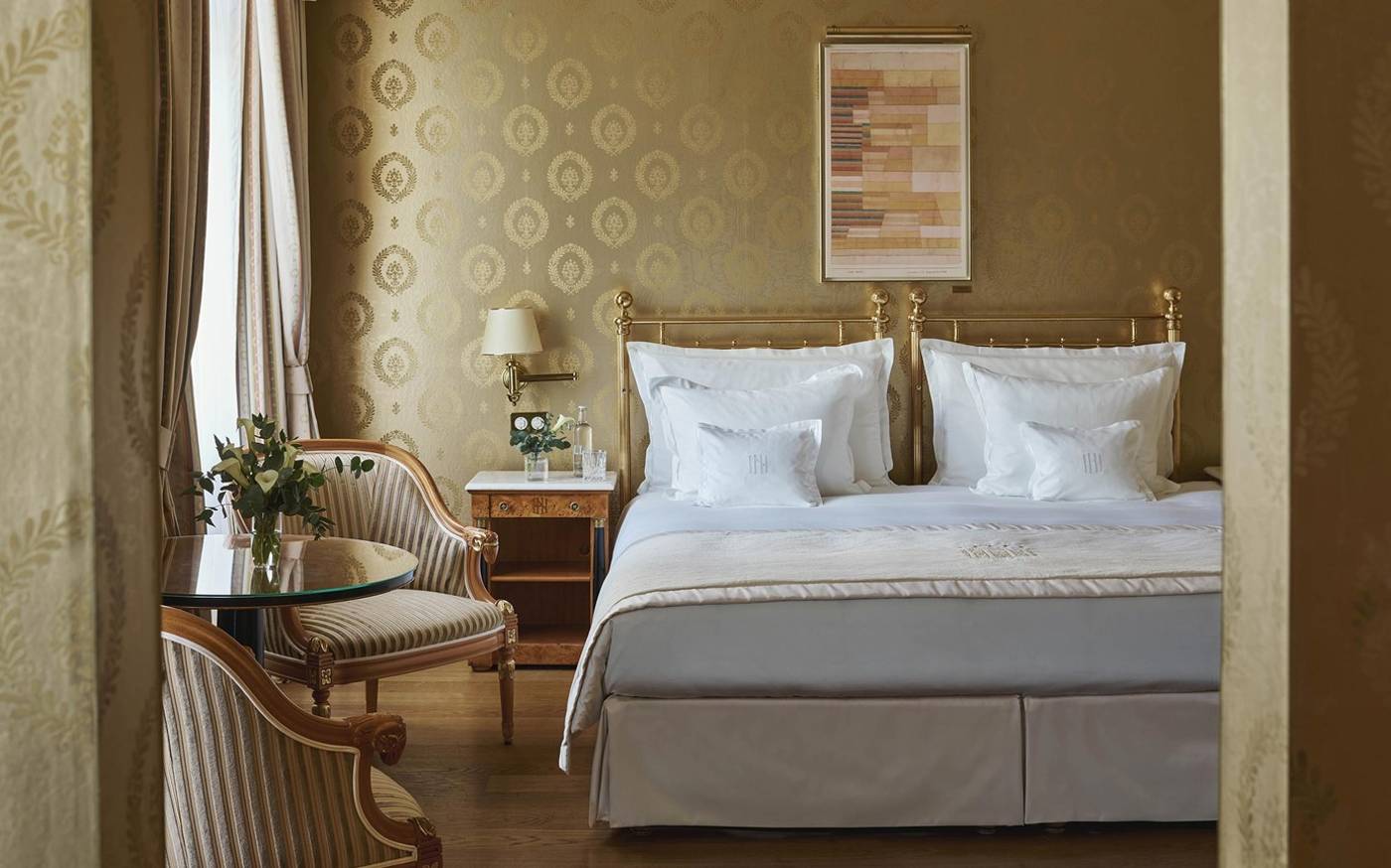 Grand National Lake-Switzerland-LUCERNE-Room-4