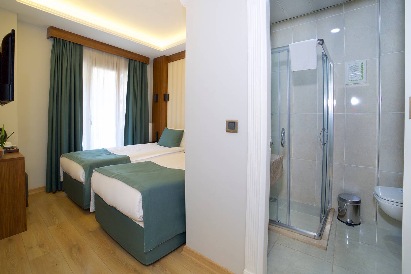 Hotel-Black-Tulip-Room-43