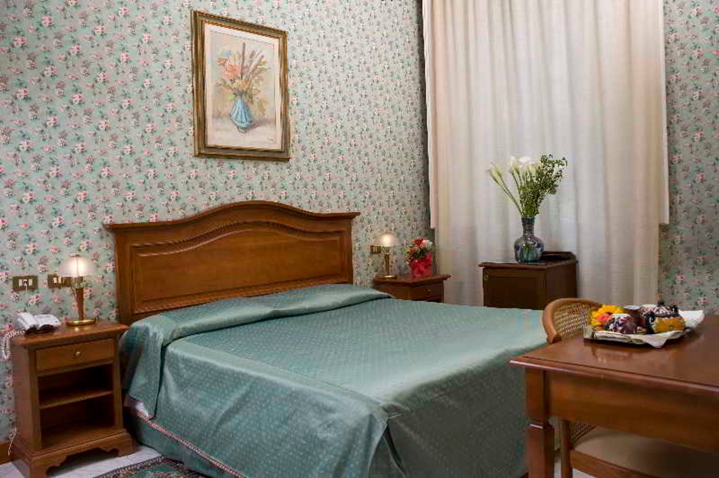 Hotel-Beatrice-Room-11