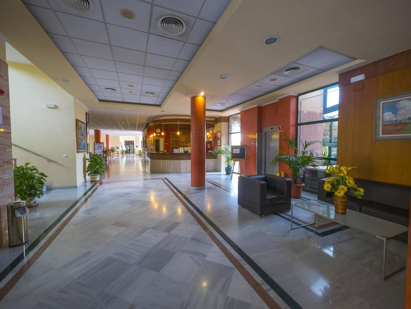 Victoria-Playa-Lobby-25