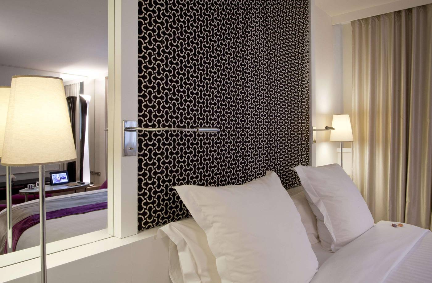 La-Villa-Maillot---Arc-de-Triomphe-Room-40