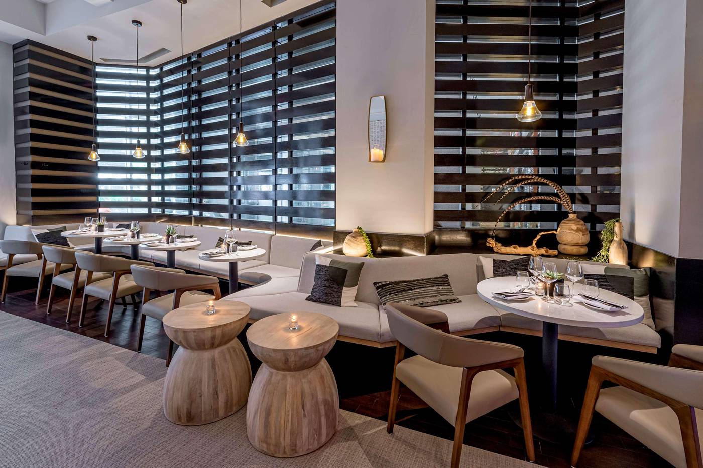 Hilton-New-York-Fashion-District-Bar-11