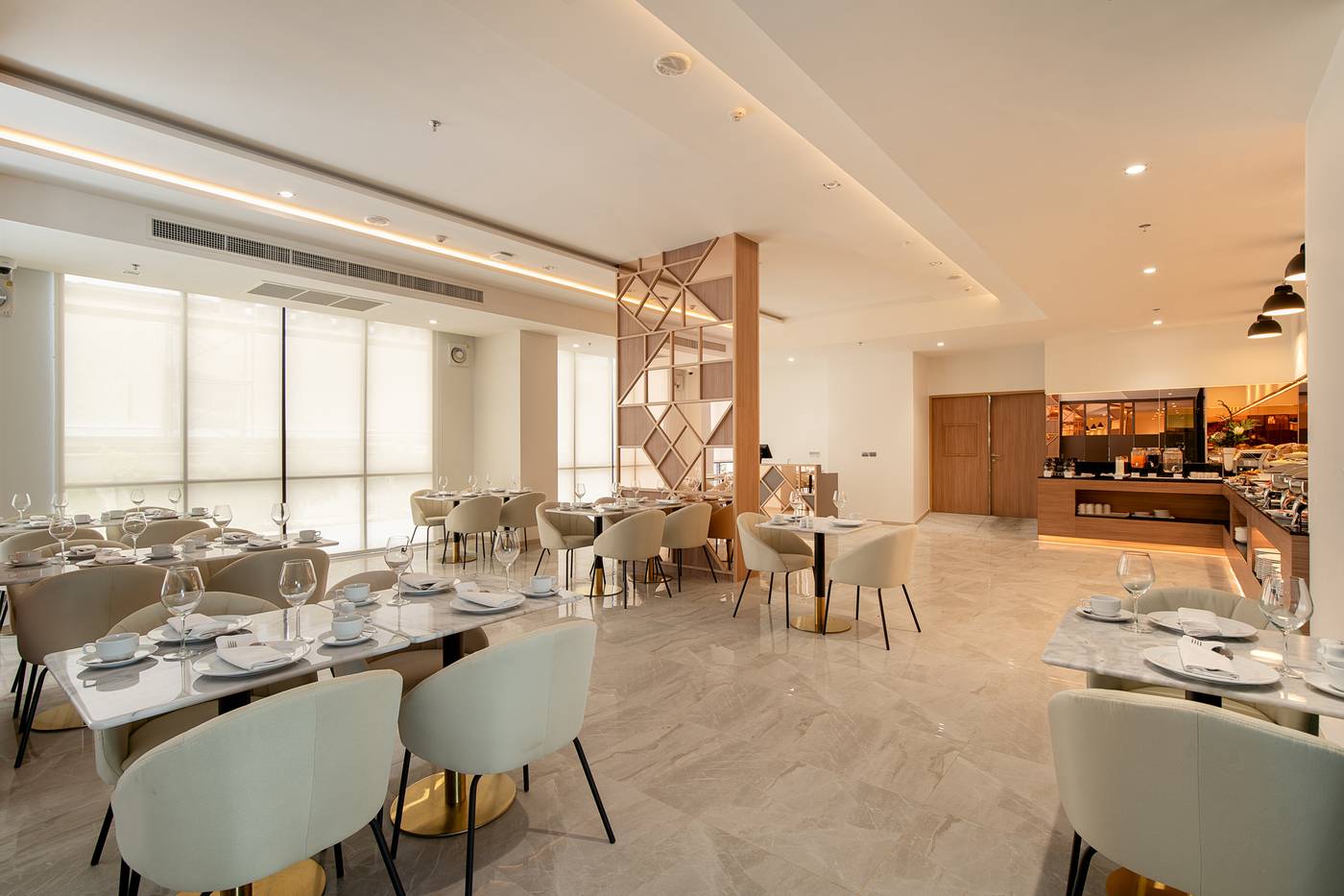 Thaya-Hotel-Bangkok-Restaurant-15