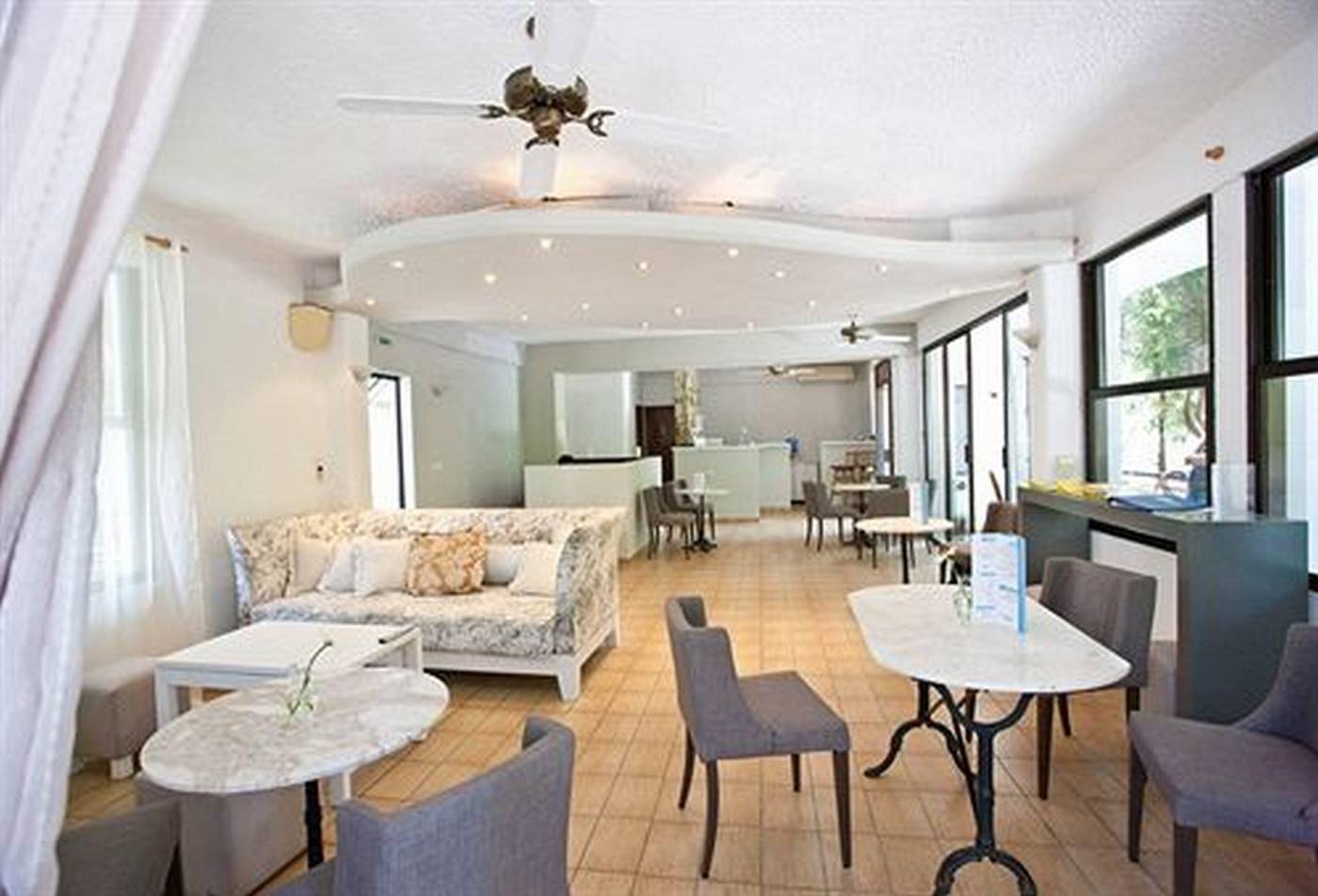 Potidea-Golden-Beach-Lobby-30