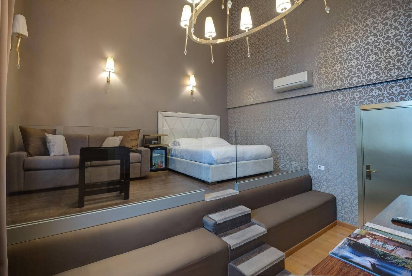 Penthouse-Suite-Rome-Room-14