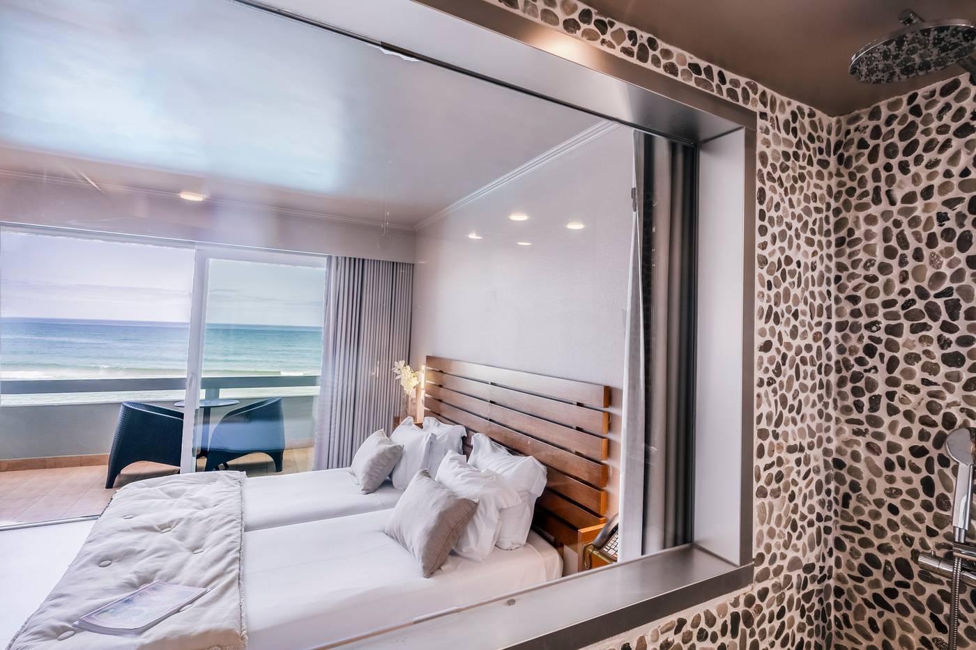 HOTEL-ARRIBAS-Room-25