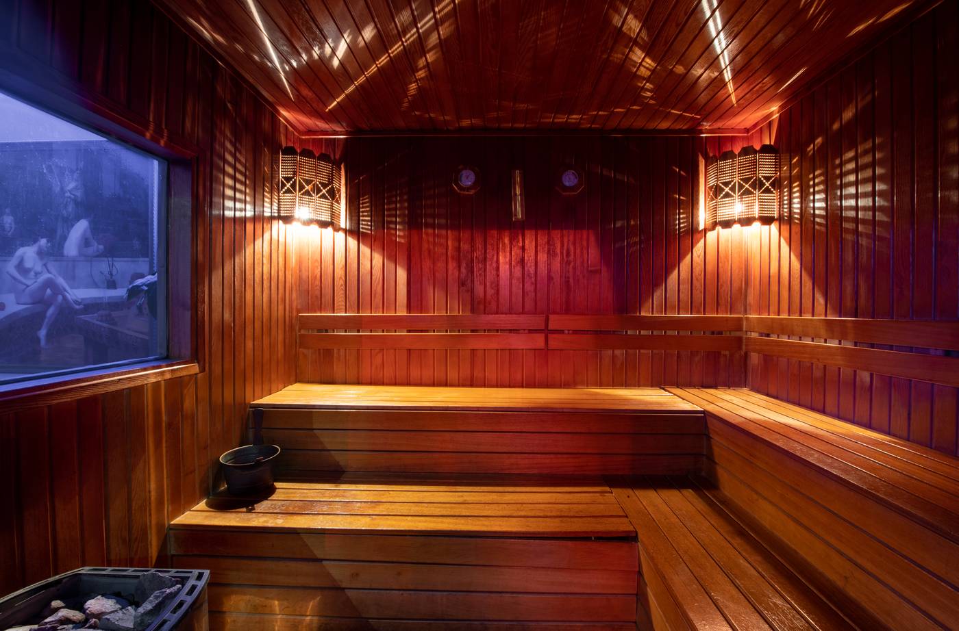 Nova-Plaza-Crystal-Hotel-Pool-58