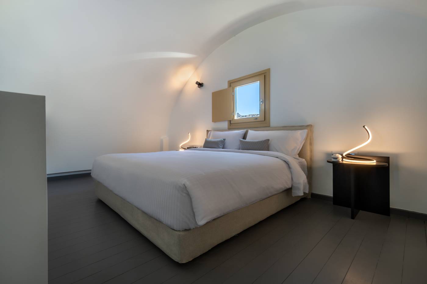 Colombos-Beachfront-Room-12