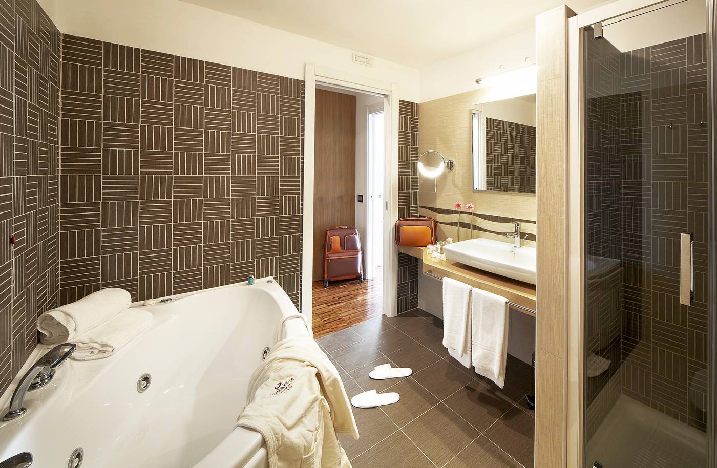 Eureka Palace Hotel Spa Resort-Italy-SIRACUSA-Room-9
